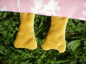 WonkyGiraffe Pegbag feet closeup yellow